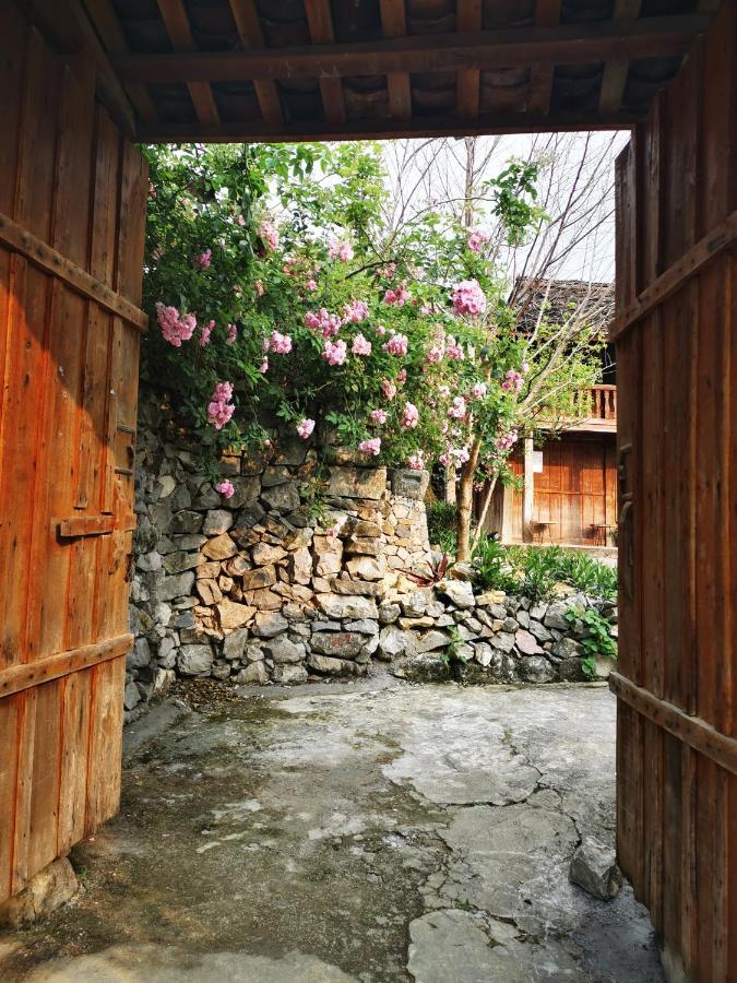 Lo Lo Homestay & Cafe Meo Vac エクステリア 写真